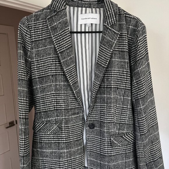 Cupcakes & Cashmere Plaid Blazer - Picture 3 of 4